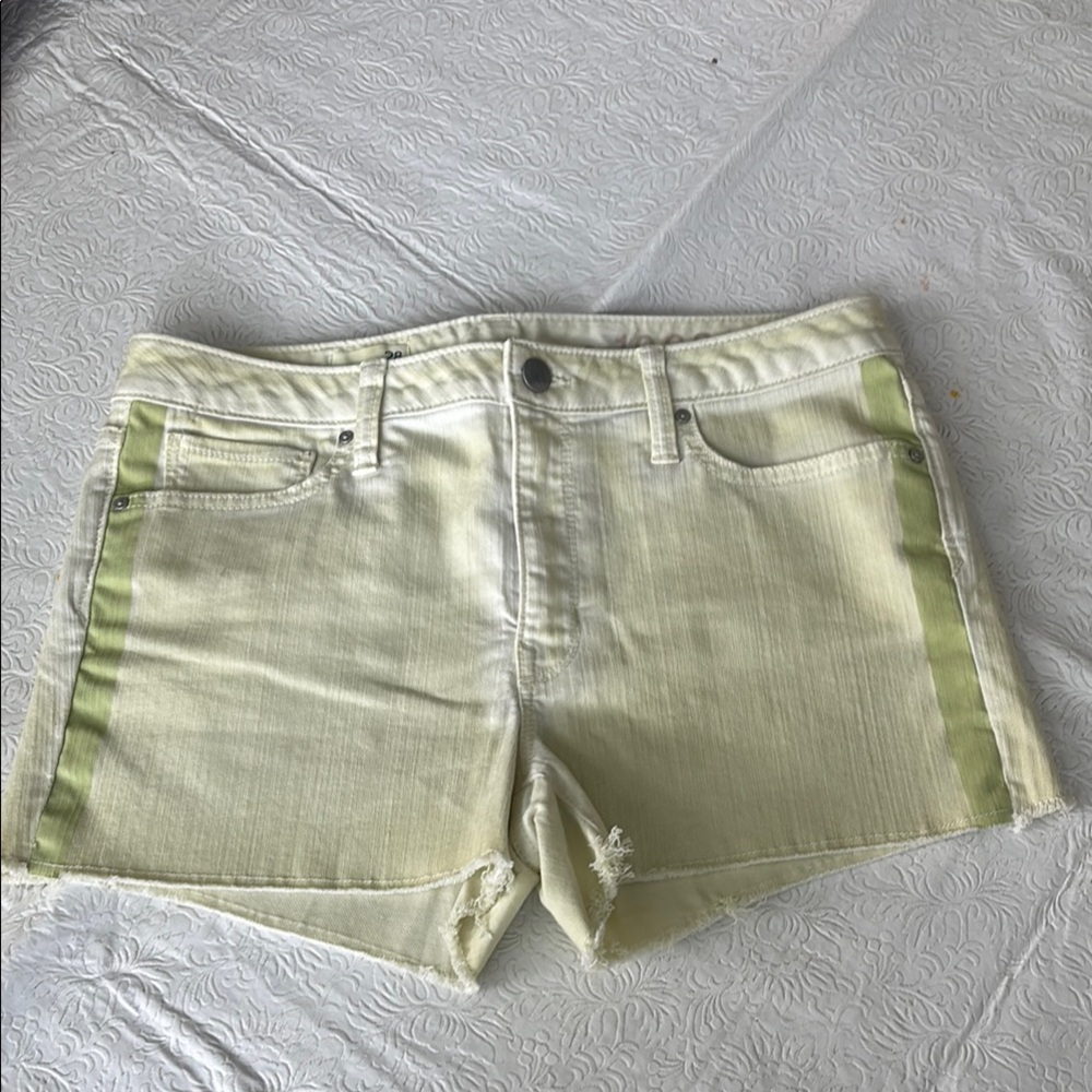 ❤️2/$15 or 3/$21❤️ Gap 1969 Slim Cut-Off Green Denim Shorts, Size 28